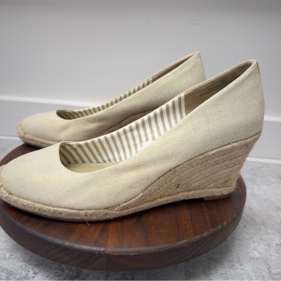 Beige Espadrille Wedge‎ Shoes with Gold flecks by Merona  New w/o Box 9.5 sz - Picture 1 of 8